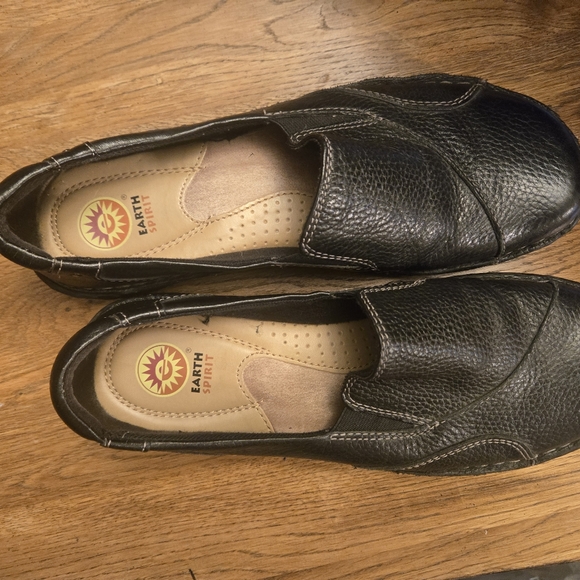 Earth Spirit Shoes - Picture 3 of 3